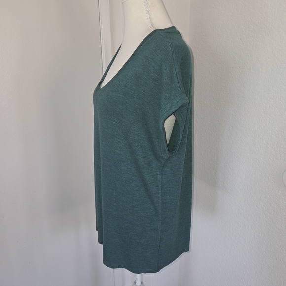 Jessica Simpson V-neck short sleeve T-shirt dark green relaxed fit size M - Picture 2 of 8